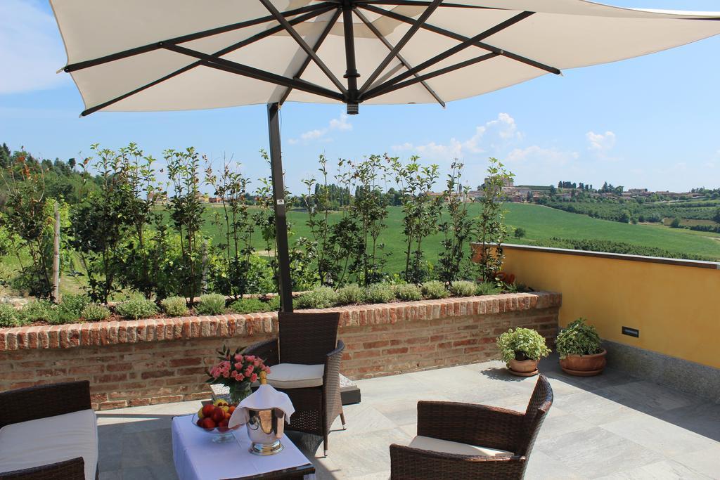 Cascina Cortine Bed & Breakfast Guarene Room photo